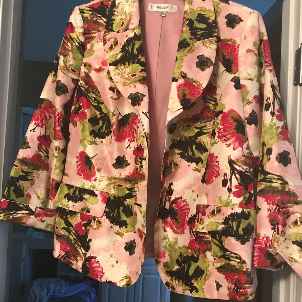 Flowered Jacket - Picture 2 of 3